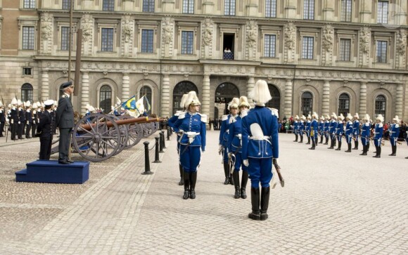 Célébrations du 67e anniversaire du roi Carl XVI Gustaf de Suède, le 30 avril 2013 au palais royal Drottningholm à Stockholm. La reine Silvia, le prince Carl Philip et la princesse Madeleine y prenaient part, mais pas la princesse Victoria et le prince Daniel, en déplacement à Amsterdam pour l'intronisation du roi Willem-Alexander des Pays-Bas.