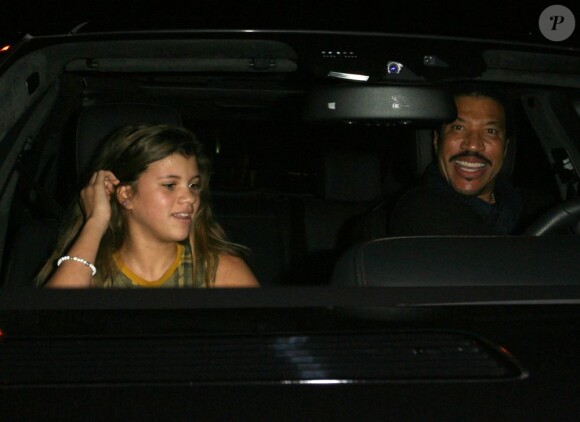 Le chanteur Lionel Richie et sa fille Sofia à West Hollywood le 16 novembre 2011.