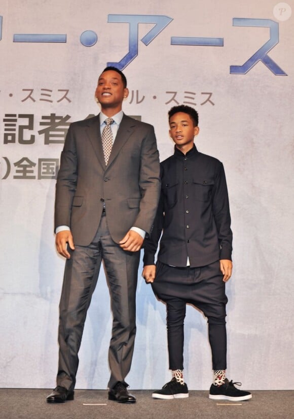 Will Smith et son fils Jaden Smith présentent leur film After Earth à Tokyo, le 2 mai 2013.
