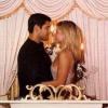 Kelly Ripa a fêté le 1er mai 2013 ses 17 ans d'union avec Mark Consuelos. La présentatrice a posté une photo de la cérémonie de mariage datant de 1996.