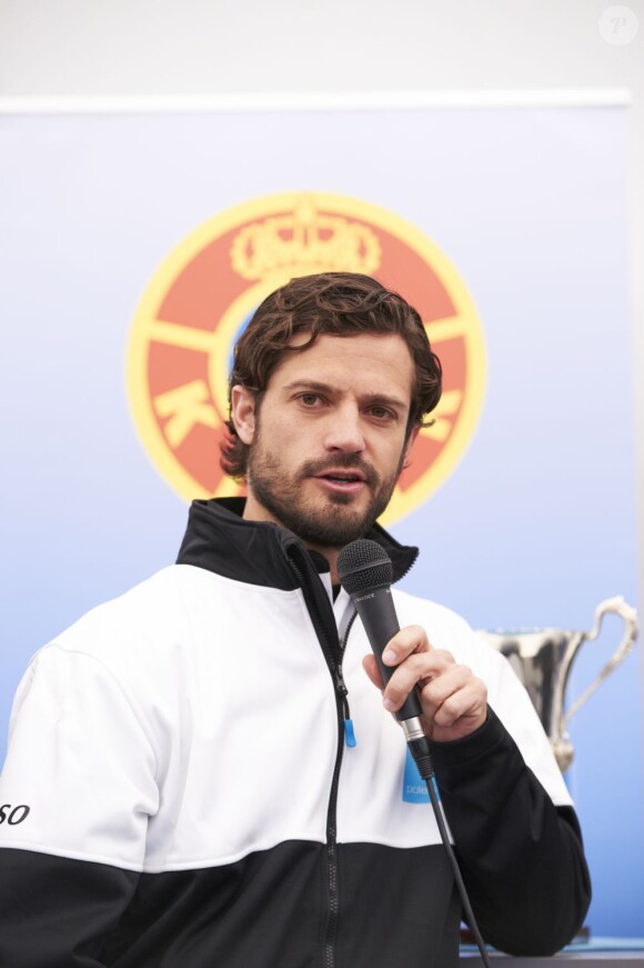 Le prince Carl Philip de Suède lors d'une conférence de presse au circuit Knutstorp pour présenter une nouvelle campagne de promotion des sports mécaniques en Suède.