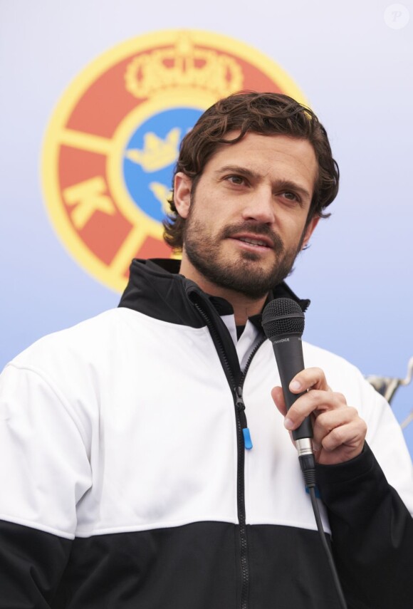 Le prince Carl Philip de Suède lors d'une conférence de presse au circuit Knutstorp pour présenter une nouvelle campagne de promotion des sports mécaniques en Suède.
