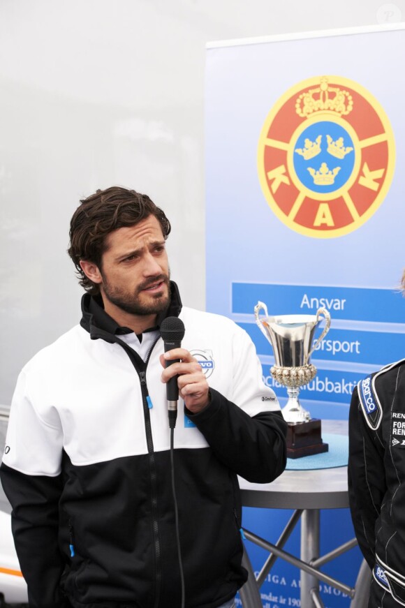 Le prince Carl Philip de Suède lors d'une conférence de presse au circuit Knutstorp pour présenter une nouvelle campagne de promotion des sports mécaniques en Suède.