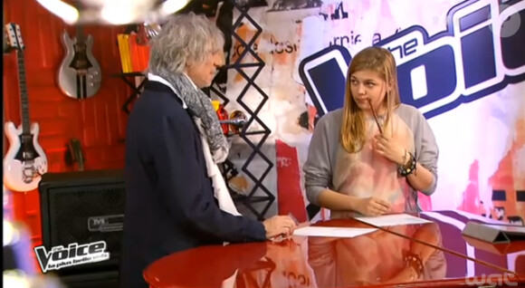 La chanteuse Louane, dans The Voice 2 sur TF1, le samedi 4 mai 2013.