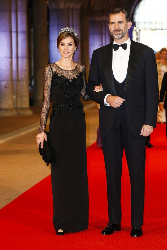 La princesse Letizia et le prince Felipe d'Espagne à Amsterdam le 29 avril 2013 à la veille de l'intronisation du roi Willem-Alexander des Pays-Bas.
