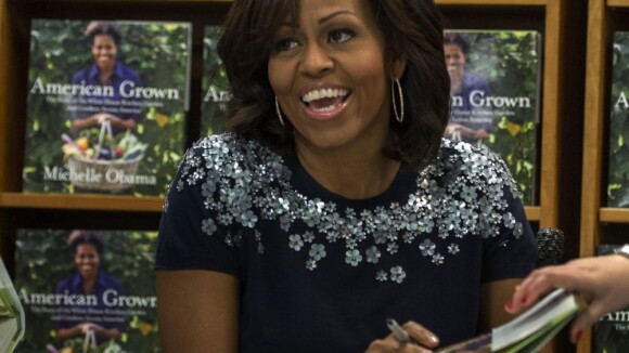 Michelle Obama : Décontraction et dédicaces pendant que Barack parle politique