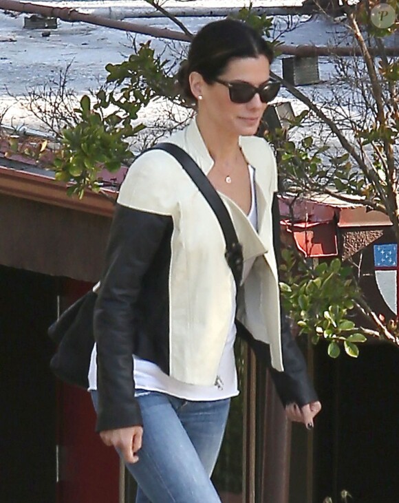 Sandra Bullock emmène son fils à l'école de Los Angeles le 9 mai 2013.