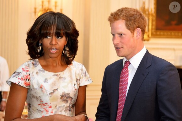 Le prince Harry a rendu une visite surprise à Michelle Obama et ses convives pour le thé à la Maison Blanche, le 9 mai 2013.