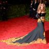 La chanteuse Beyoncé Knowles serait-elle enceinte ? Ici, au MET Ball le 6 mai 2013