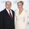 La princesse Charlene et le prince Albert de Monaco à la soirée d'inauguration du club privé Italian Luxury Club au Zelos, au Forum Grimaldi, le 10 mai 2013.