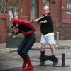 Andrew Garfield battu par Paul Giamatti sur le tournage de The Amazing Spider-Man 2 à New York, le 13 mai 2013.