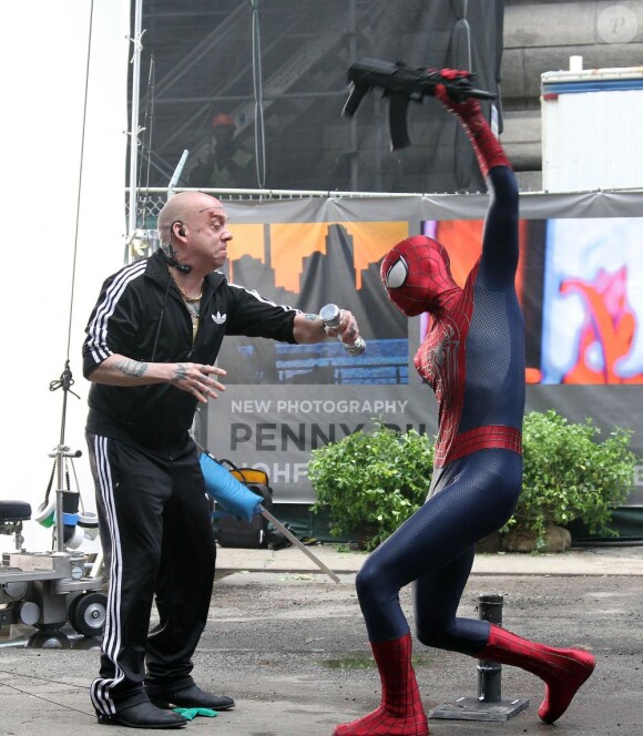 Andrew Garfield et Paul Giamatti se battent sur le tournage de The Amazing Spider-Man 2 à New York, le 13 mai 2013.
