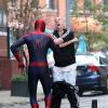 Andrew Garfield se bat face à un Paul Giamatti en calçon sur le tournage de The Amazing Spider-Man 2 à New York, le 13 mai 2013.