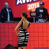 Sonia Rolland tente de séduire le public des Trace Urban Music Awards avec des faux attributs et une robe très moulante. Paris, le 14 mai 2013.