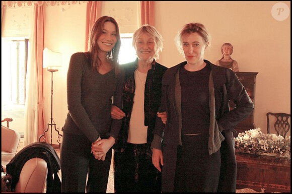 Marisa Bruni-Tedeschi et ses filles Valeria Bruni-Tedeschi et Carla Bruni, à Venise, le 3 novembre 2009.