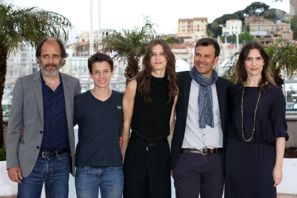 Frédéric Pierrot, Fantin Ravat, Marine Vacth, François Ozon et Géraldine Pailhas lors du photocall du film Jeune et Jolie au Festival de Cannes le 16 mai 2013