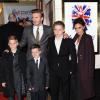 David Beckham, Victoria Beckham, et leurs garçons Brooklyn, Romeo et Cruz au Piccadilly Theatre de Londres le 11 décembre 2012