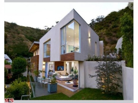 La formidable maison achetée par Hugh Hefner pour son épouse, Crystal Harris, dans le quartier de Hollywood Hills à Los Angeles en avril 2013. Montant de la transaction ? 5 millions de dollars.