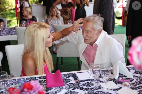 Crystal Harris et Hugh Hefner - Déjeuner célébrant la Playmate de l'année 2013, Raquel Pomplun, à la Playboy Mansion (Holmby Hills) le 9 mai 2013.