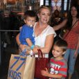 Melissa Joan Hart et ses deux fils à New York en juillet 2011