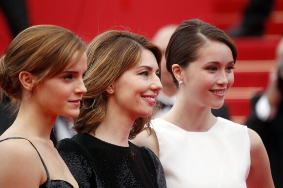 Emma Watson, Sofia Coppola, Katie Chang pendant la cérémonie d'ouverture Un Certain Regard avec le jury et l'équipe du film "The Bling Ring" lors du 66e Festival du film de Cannes, le 16 mai 2013.