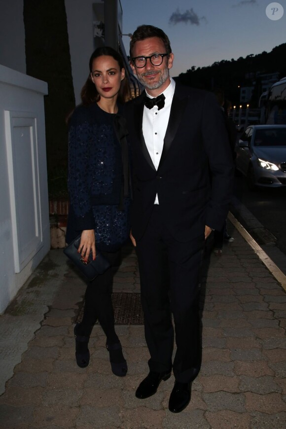 Berenice Bejo et son compagnon Michel Hazanavicius arrivent au dîner Vanity Fair et Chanel au restaurant Chez Tetou le 19 mai 2013