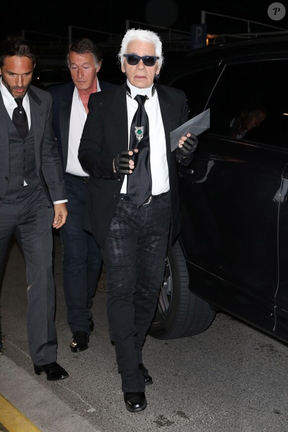 Karl Lagerfeld arrive au dîner Vanity Fair et Chanel au restaurant Chez Tetou le 19 mai 2013
