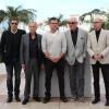 Richard LaGravenese, Michael Douglas, Matt Damon, Jerry Weintraub et Steven Soderbergh au photocall du film Behind The Candelabra (Ma Vie avec Liberace) lors du 66e Festival du film de Cannes, le 21 mai 2013.