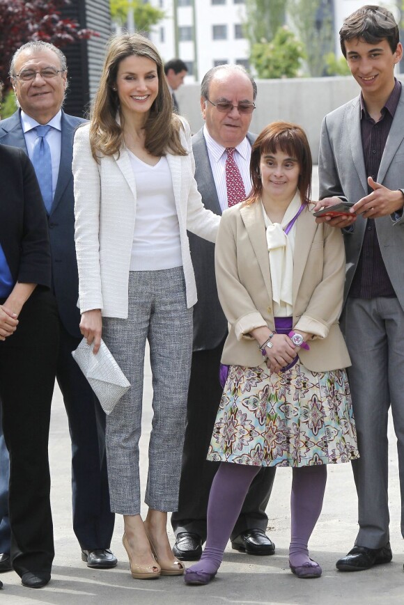 Letizia d'Espagne inaugurait le 21 mai 2013 dans le quartier de Las Tablas à Madrid un nouveau centre pour l'insertion socio-professionnelle des personnes handicapées mentales.