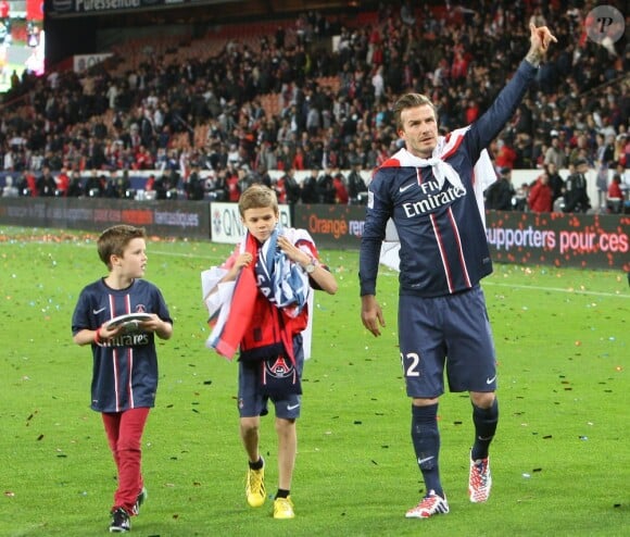 David Beckham (et ses enfants) fête le titre du PSG au Parc des Princes, à Paris, le 18 mai 2013.