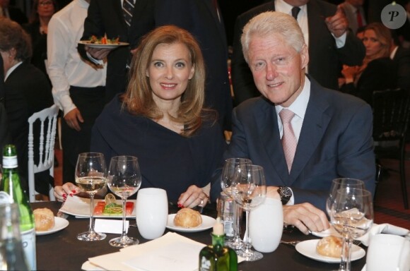 Valérie Trierweiler et Bill Clinton mercredi 22 mai lors d'un grand dîner organisé par Unitaid à la Cité du Cinéma de Luc Besson à Saint-Denis.
