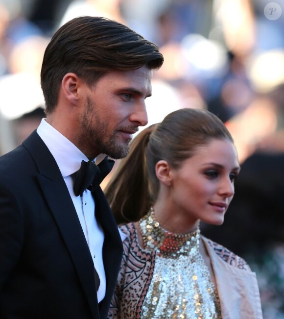 Johannes Huebl et Olivia Palermo lors de la montée des marches du film The Immigrant au Palais des Festivals à Cannes, le 24 mai 2013, lors du 66e Festival de Cannes