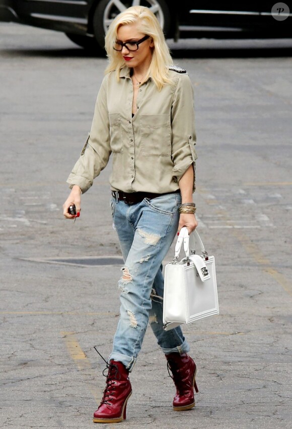 Gwen Stefani, maman ultra chic dans le quartier de Beverly Hills à Los Angeles. Le 21 mai 2013.