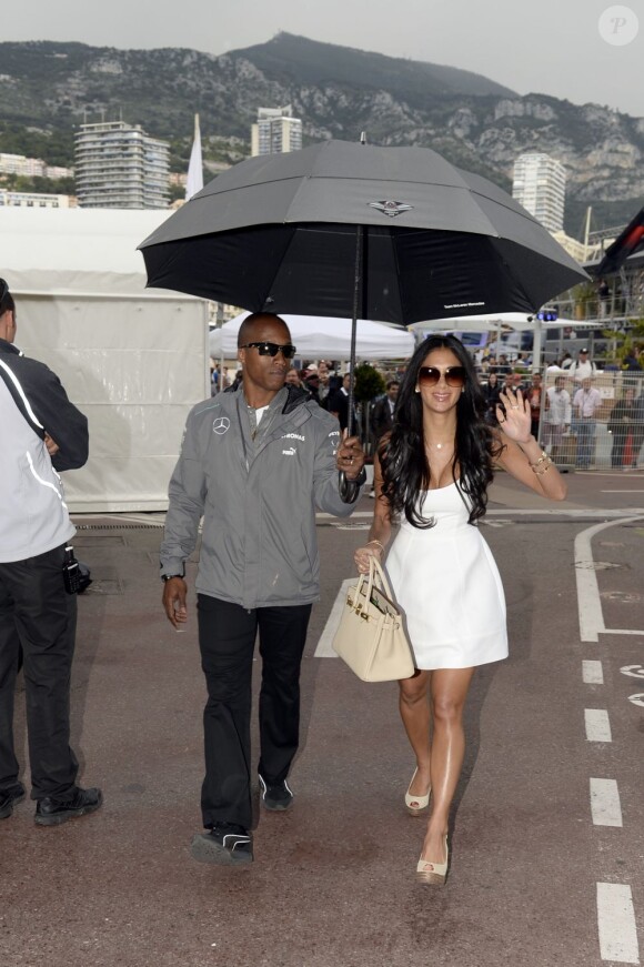Nicole Scherzinger dans les allées du paddock du Grand Prix de F1 de Monaco le 25 mai 2013