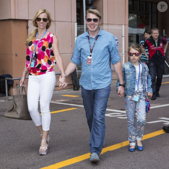 Mika Häkkinen et sa famille dans les allées du paddock du Grand Prix de F1 de Monaco le 25 mai 2013