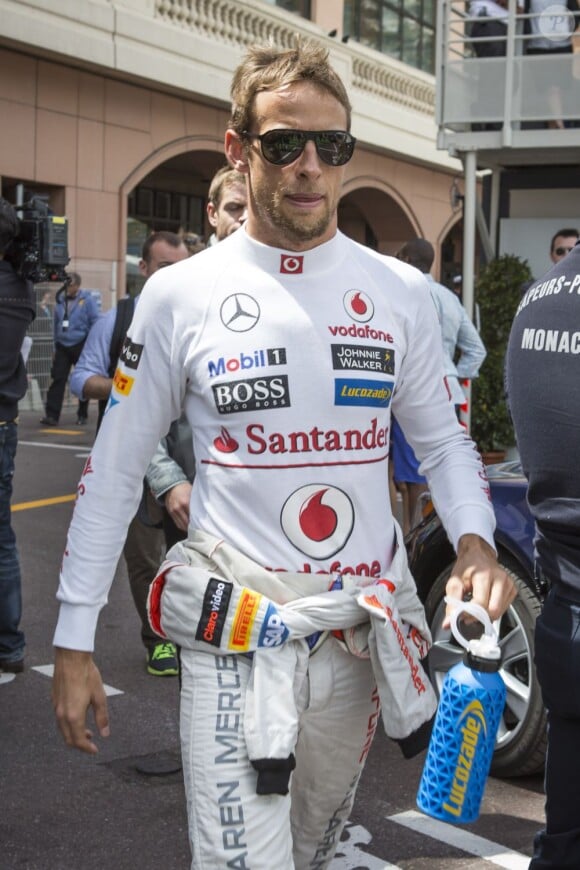Janson Button dans les allées du paddock du Grand Prix de F1 de Monaco le 25 mai 2013