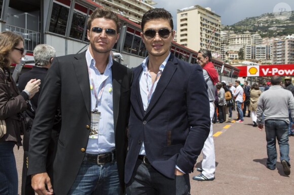 Garret Wittstock, Rick Yune dans les allées du paddock du Grand Prix de F1 de Monaco le 25 mai 2013