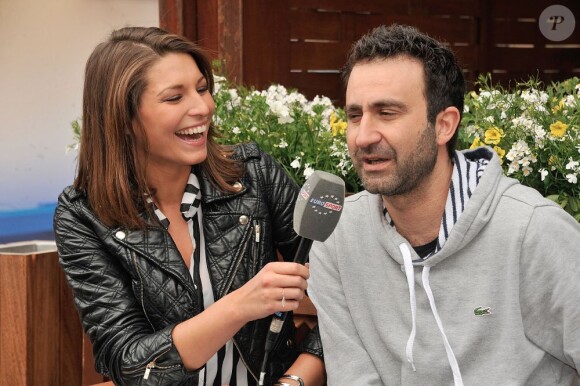 Laury Thilleman et Mathieu Madénian au Village Roland-Garros le 26 Mai 2013 lors du premier jour des internationaux de France
