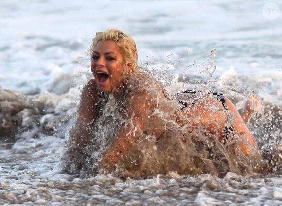 Ashley Kirk sur une plage de Malibu, le 23 mai 2013.