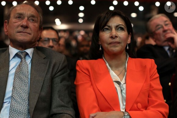 Anne Hidalgo et Bertrand Delanoë - Premier grand meeting de campagne de la candidate Anne Hidalgo à la marie de Paris, au Bataclan le 28 mai 2013.