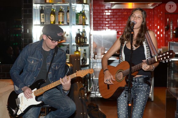 Exclusif - Vanille Clerc, fille de Julien Clerc, en concert à la Gioia à Paris, le 28 mai 2013.