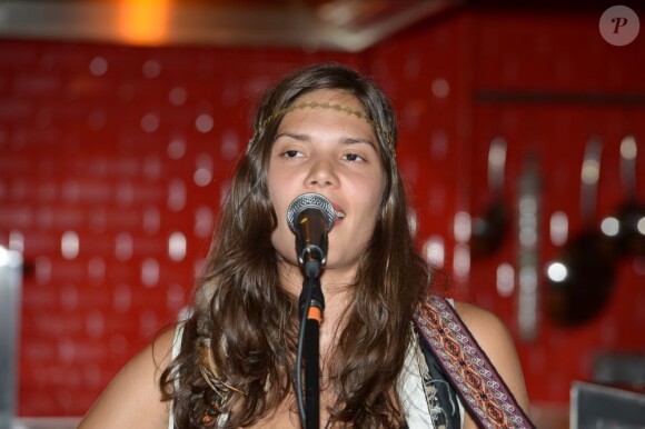 Exclusif - Vanille Clerc, fille de Julien Clerc, en concert à la Gioia à Paris, le 28 mai 2013.