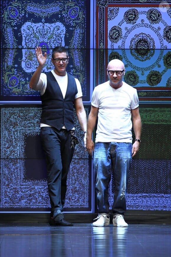 Stefano Gabbana et Domenico Dolce lors du défilé homme Dolce & Gabbana printemps-été 2012 à Milan. Juin 2011.