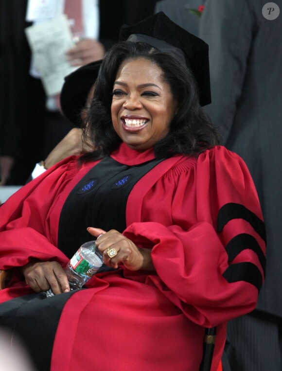 Oprah Winfrey reçoit un diplôme honorifique de doctorat en droit à Harvard à Cambridge, le 30 mai 2013.