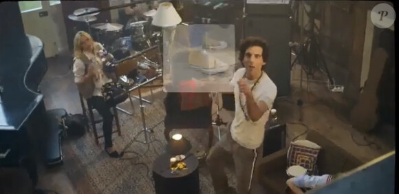La popstar Mika dans le clip "Live your life".
