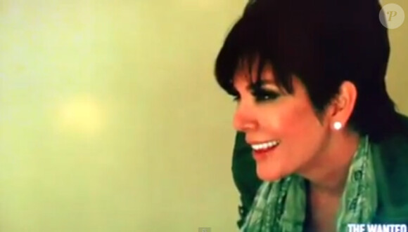 Kris Jenner, une future grand-mère heureuse, lorsque sa fille Kim Kardashian révèle le sexe de son bébé dans la huitième saison de Keeping up with the Kardashians le 2 juin 2013