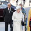 Elizabeth II arrive avec son époux le duc d'Edimbourg à l'abbaye de Wesminster, à Londres, le 4 juin 2013, pour un service spécial commémorant les 60 ans du couronnement de la souveraine, assuré par l'archevêque de Canterbury Justin Welby et le doyen de Westminster John Hall.