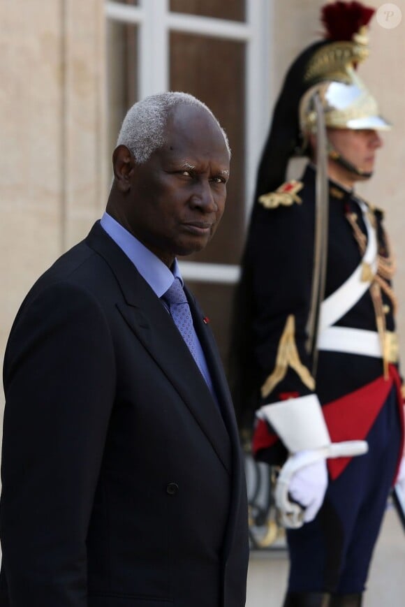 François Hollande et Valérie Trierweiler reçoivent neuf présidents africains à l'Elysée le 5 juin 2013. Ici, le président sénégalais Abdou Diouf.