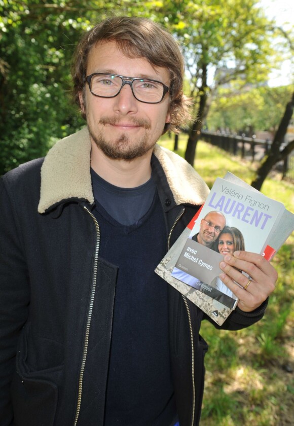 Lorànt Deutsch lors de l'inauguration du sentier "Laurent Fignon" dans le bois de Vincennes le 5 juin 2013.