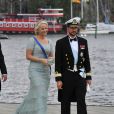 Le prince Haakon et la princesse Mette-Marit de Norvège embarquent à bord du SS Stockholm lors du mariage de la princesse Madeleine et de Chris O'Neill le 8 juin 2013 à Stockholm, en route pour la réception à Drottningholm.